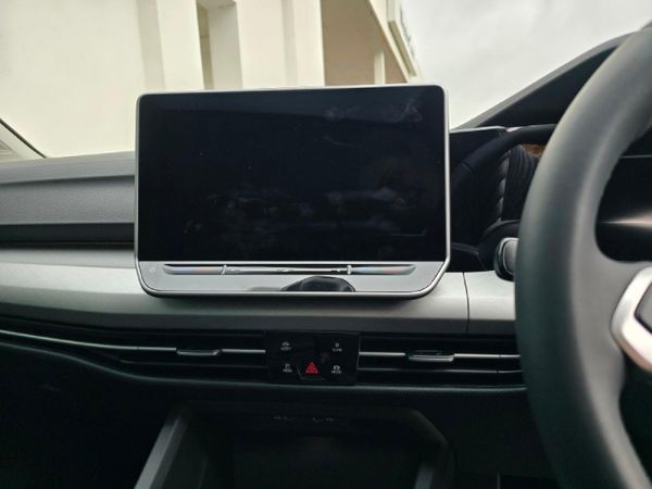 2025-Volkswagen-Golf-14-TSI-Life-Auto-110kw image:9