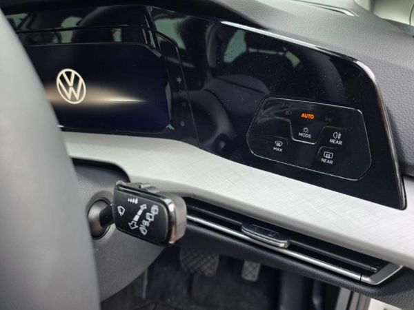 2025-Volkswagen-Golf-14-TSI-Life-Auto-110kw image:15
