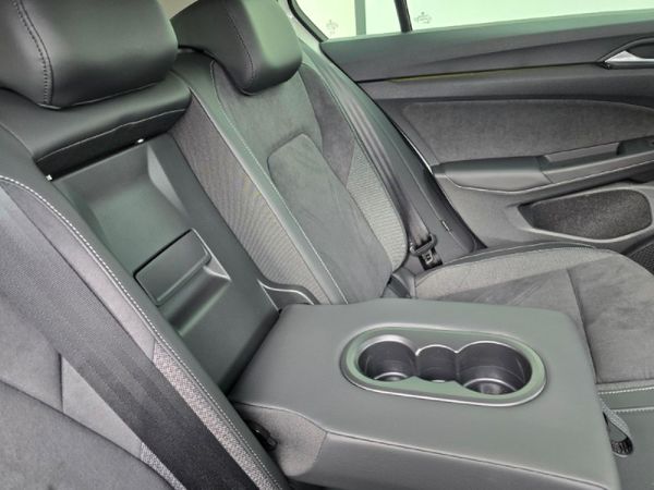 2025-Volkswagen-Golf-14-TSI-Life-Auto-110kw image:19