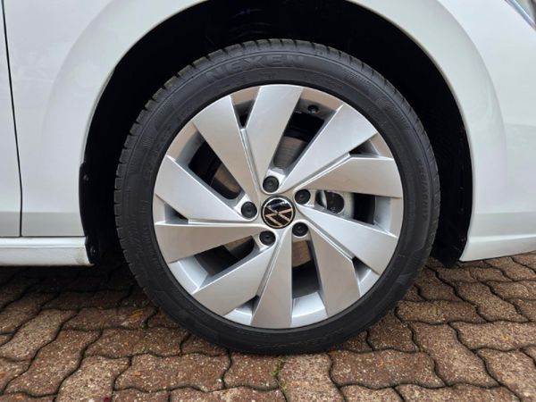 2025-Volkswagen-Golf-14-TSI-Life-Auto-110kw image:8