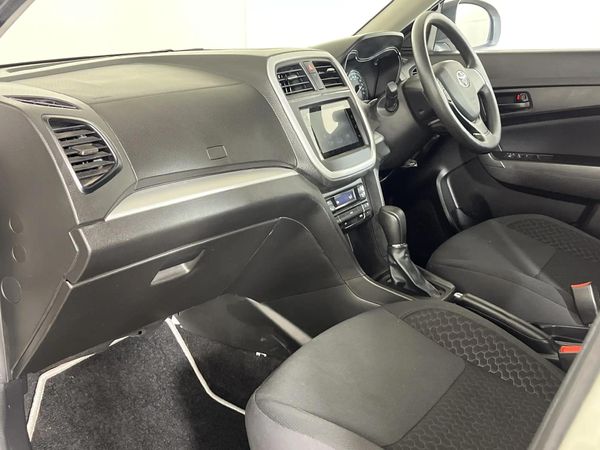 2022-Toyota-Urban-Cruiser-15-Xs-Auto image:8