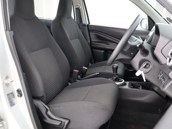 2024-Toyota-Vitz-10-XR image:15