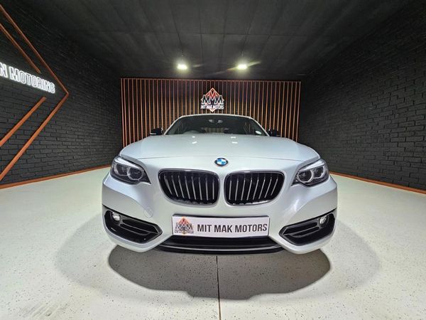 2020-BMW-2-Series-220i-Coupe-Sport-Line-Shadow-Edition image:4