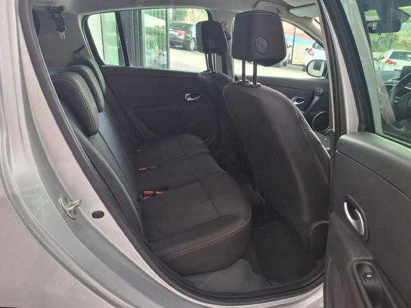 2010-Renault-Clio-III-16-Dynamique-5-dr image:10