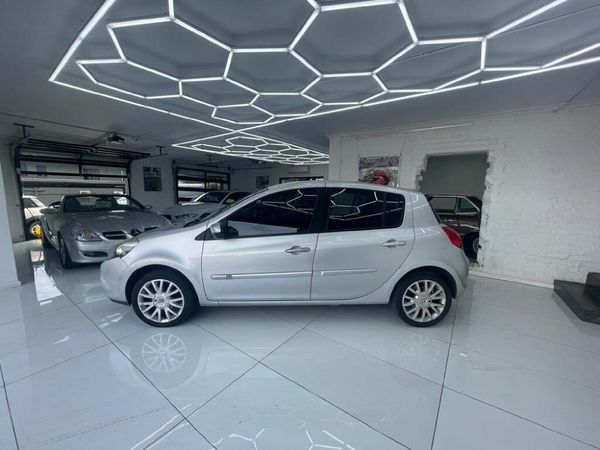 2010-Renault-Clio-III-16-Dynamique-5-dr image:2