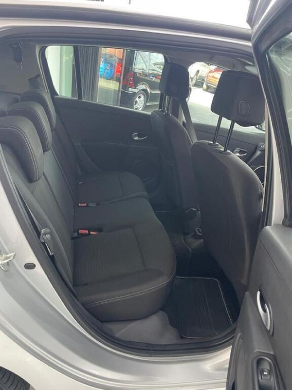 2010-Renault-Clio-III-16-Dynamique-5-dr image:6