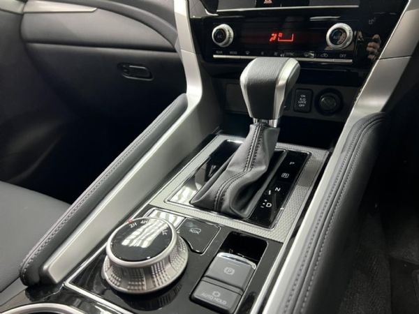 2026-Mitsubishi-Pajero-Sport-24D-4x4-Auto image:11