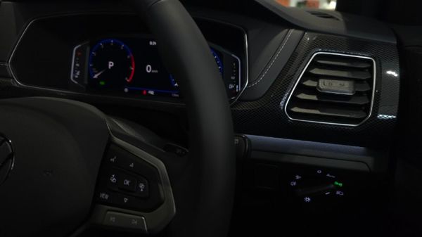 2026-Volkswagen-T-Cross-10-TSI-R-Line-Auto image:35