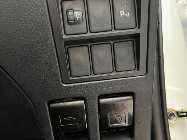 2026-Toyota-Hilux-24-GD-6-EC-6MT image:10