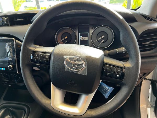2026-Toyota-Hilux-24-GD-6-EC-6MT image:13
