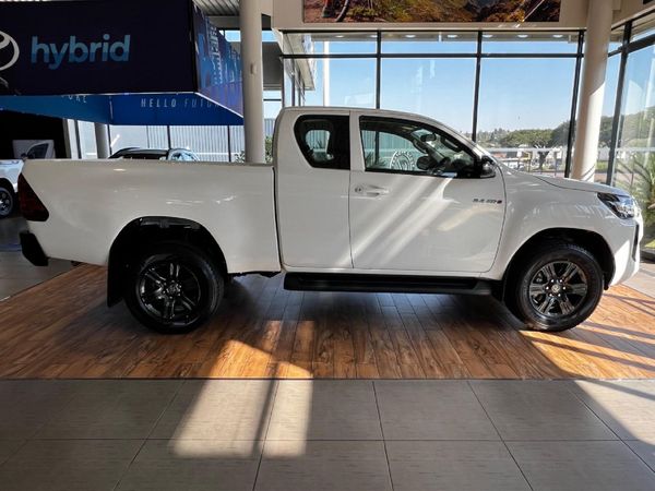 2026-Toyota-Hilux-24-GD-6-EC-6MT image:3
