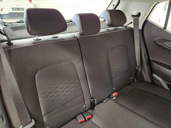 2025-Hyundai-Grand-i10-10-Fluid image:15