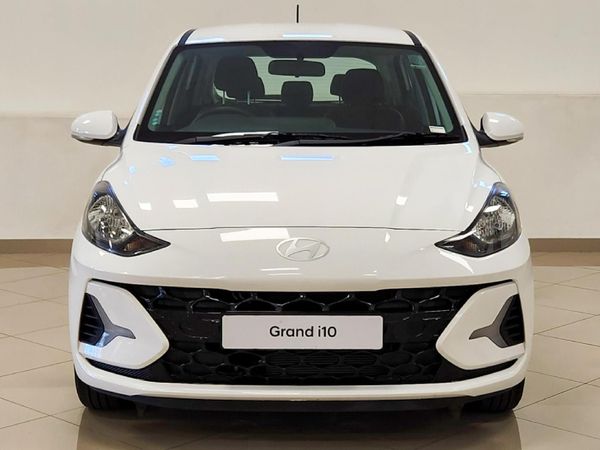 2025-Hyundai-Grand-i10-10-Fluid image:1