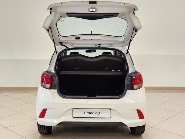 2025-Hyundai-Grand-i10-10-Fluid image:19