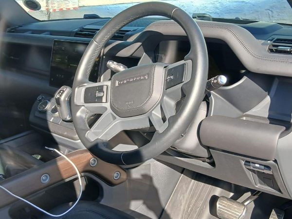 2022-Land-Rover-Defender-110-D300-X-221kW image:8
