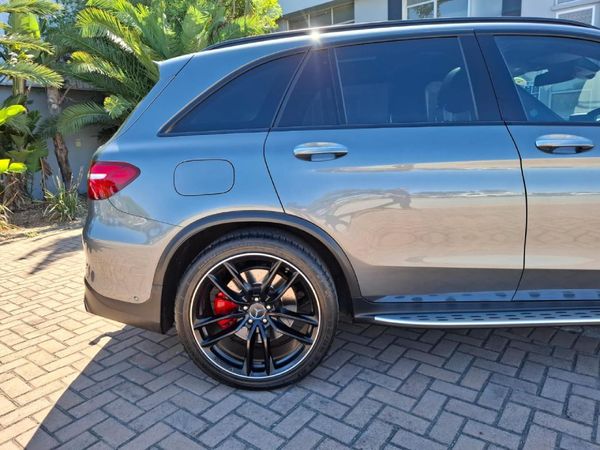 2019-Mercedes-AMG-GLC-63-S-AMG-4Matic image:9