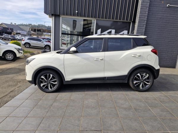 2019-Mahindra-XUV-300-15D-W8 image:2
