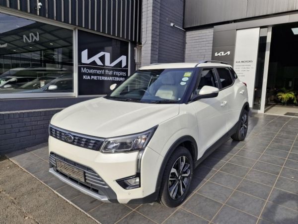 2019-Mahindra-XUV-300-15D-W8 image:3