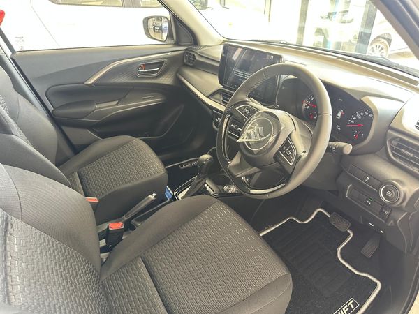 2026-Suzuki-Swift-12-GLX-Auto image:4