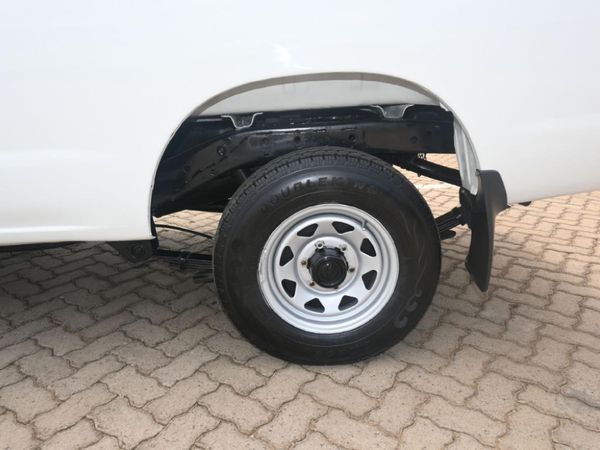 2016-Nissan-NP300-20i-LWB-Single-Cab image:6