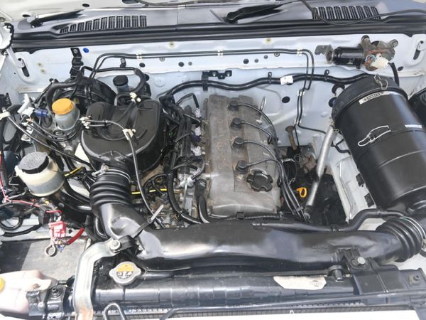 2016-Nissan-NP300-20i-LWB-Single-Cab image:7
