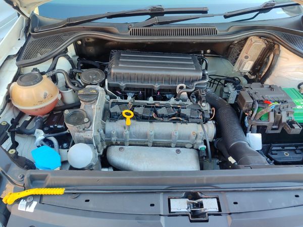 2020-Volkswagen-Polo-Vivo-14-Comfortline-5-dr image:17
