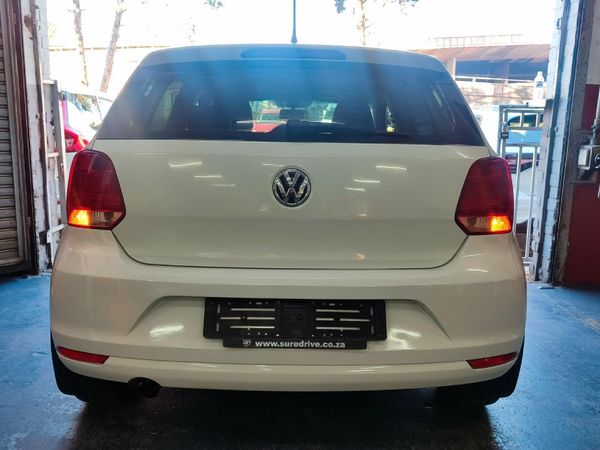 2020-Volkswagen-Polo-Vivo-14-Comfortline-5-dr image:8