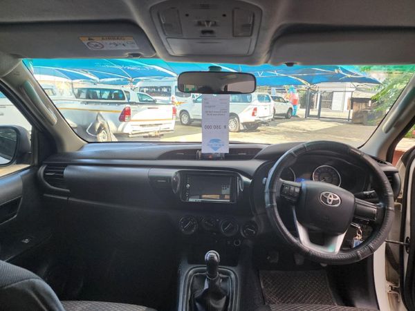 2017-Toyota-Hilux-Hilux-Double-Cab-DC-24GD6-4x4-SR-MT image:3