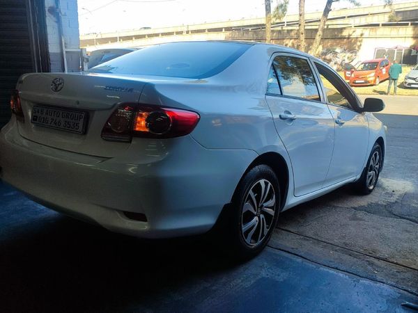 2012-Toyota-Corolla-13-Professional image:9