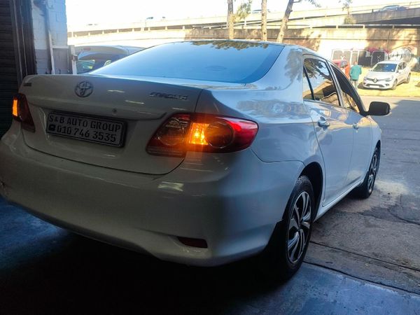 2012-Toyota-Corolla-13-Professional image:10