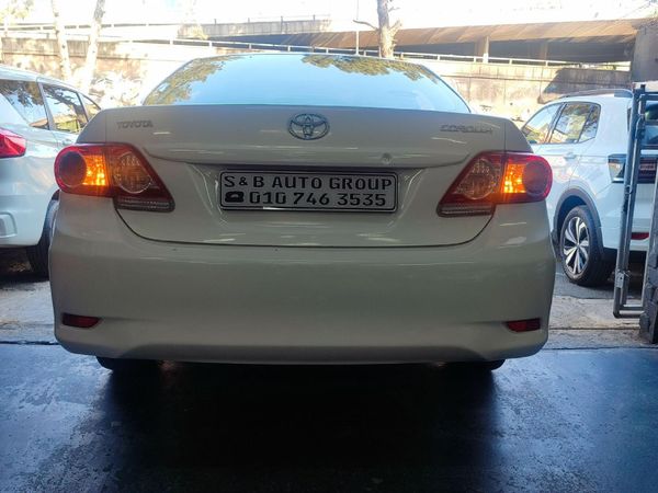 2012-Toyota-Corolla-13-Professional image:11