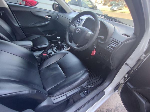 2012-Toyota-Corolla-13-Professional image:16