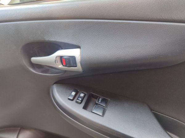 2012-Toyota-Corolla-13-Professional image:19
