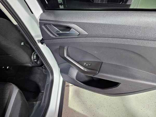 2022-Volkswagen-T-Cross-10-TSI-Highline-Auto image:18