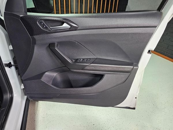 2022-Volkswagen-T-Cross-10-TSI-Highline-Auto image:6