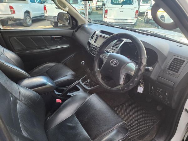 2015-Toyota-Hilux-Hilux-Double-Cab-30-D4D-4X4-L45 image:6