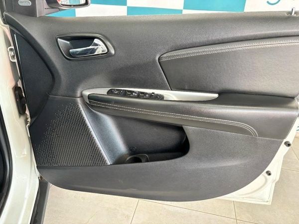 2015-Dodge-Journey-36-V6-RT-Auto image:4