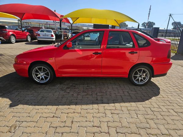 Classic Polo 1998 Sedan Volkswagen Polo 1998 Clearance