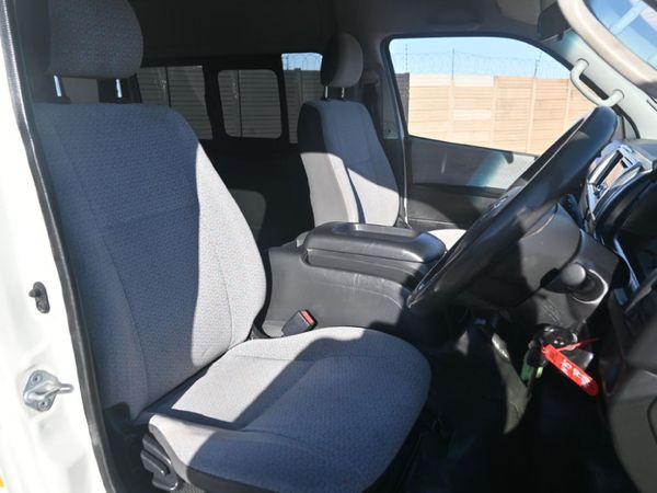 2018-Toyota-Quantum-25-D-4D-14-seat image:2