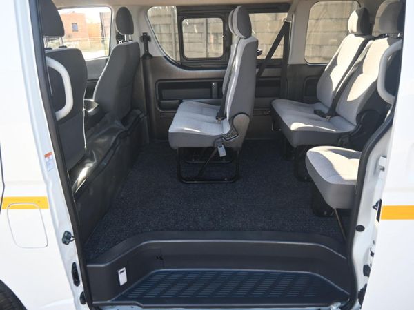 2018-Toyota-Quantum-25-D-4D-14-seat image:7