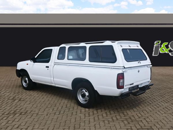 2017-Nissan-NP300-20i-LWB-Single-Cab image:1