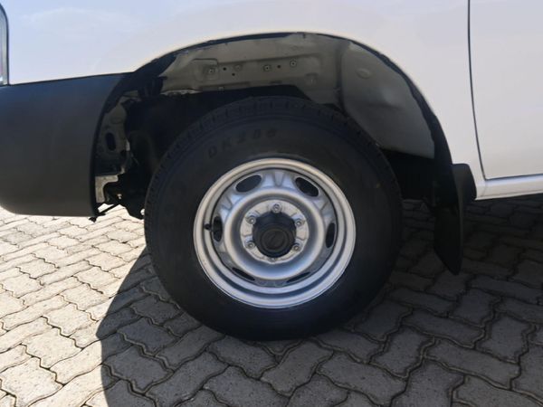 2017-Nissan-NP300-20i-LWB-Single-Cab image:7