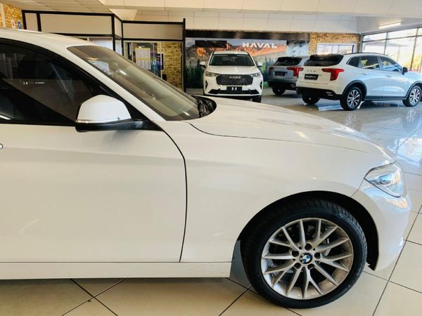 2019-BMW-1-Series-118i-5-dr-Auto image:3