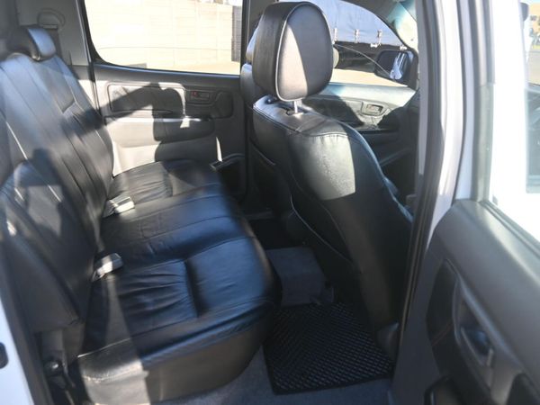 2013-Toyota-Hilux-30-D-4D-Raider-Raised-Body-Double-Cab image:9