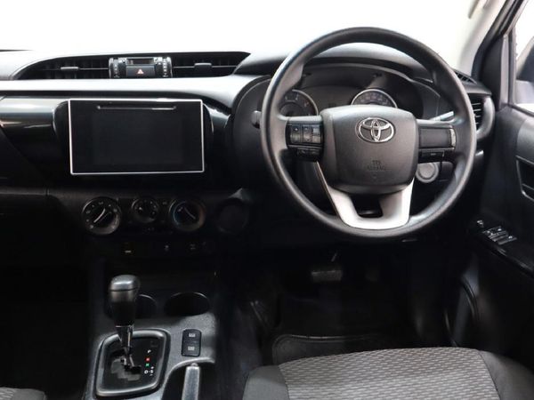 2019-Toyota-Hilux-24-GD-6-Raised-Body-SRX-Auto-Extended-Cab image:14