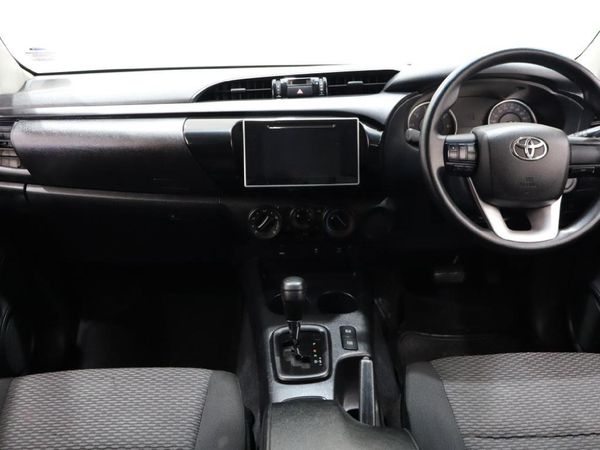 2019-Toyota-Hilux-24-GD-6-Raised-Body-SRX-Auto-Extended-Cab image:15