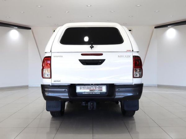 2019-Toyota-Hilux-24-GD-6-Raised-Body-SRX-Auto-Extended-Cab image:4