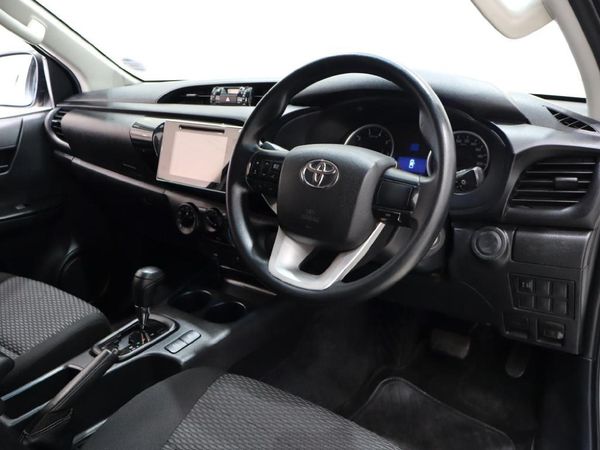 2019-Toyota-Hilux-24-GD-6-Raised-Body-SRX-Auto-Extended-Cab image:8