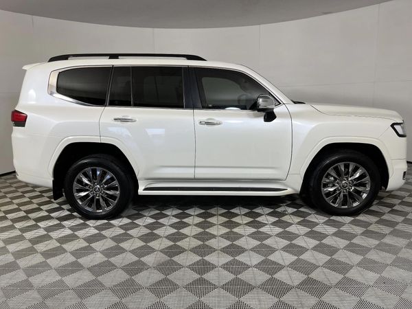 Used Toyota Land Cruiser 300 V6 3.3 D ZX for sale in Gauteng