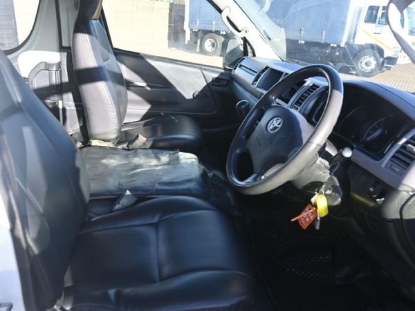 2012-Toyota-Quantum-27-Sesfikile-15-seat image:5